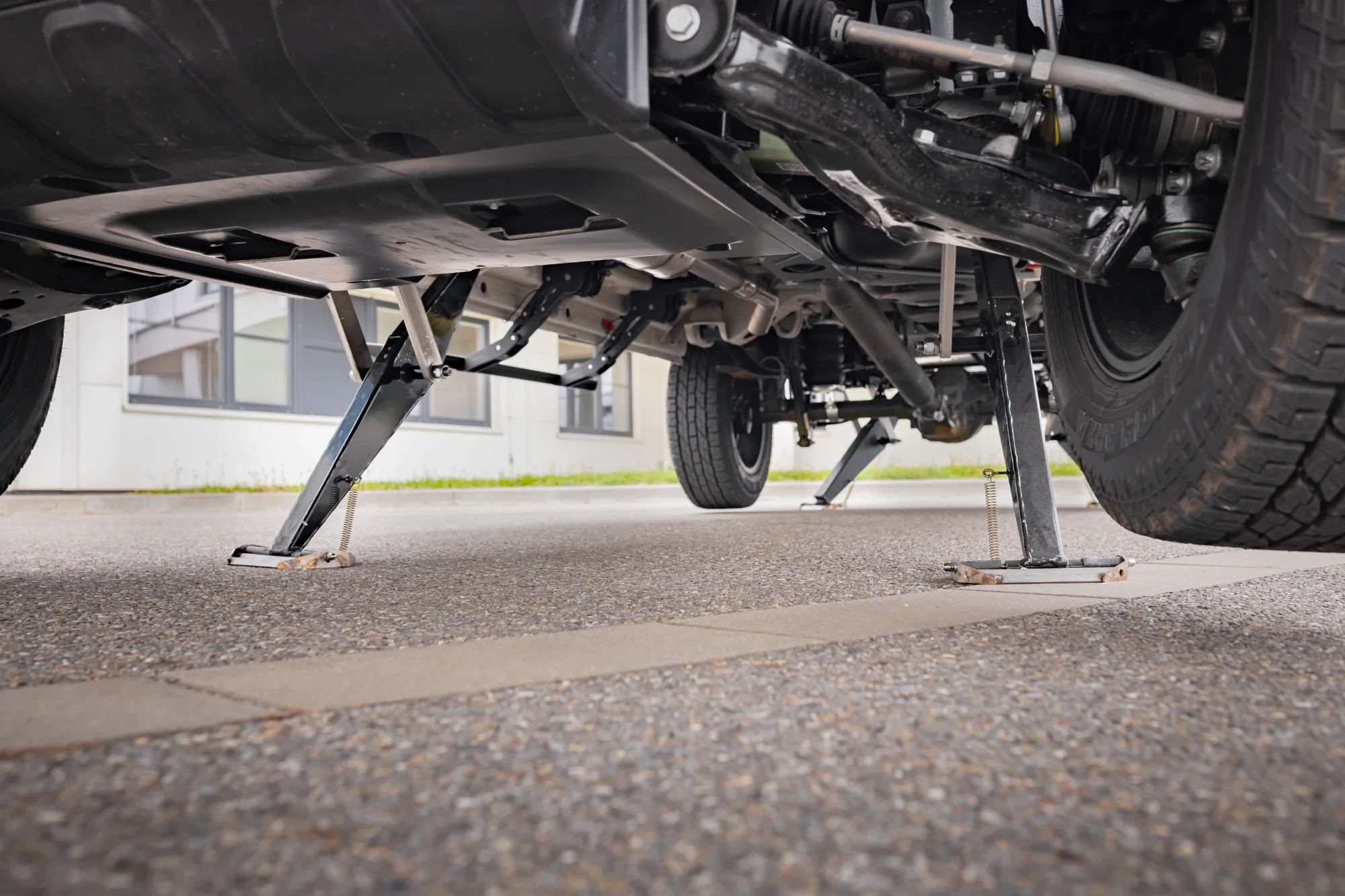 Sprinter L2H2 – Vestavba pro přepravu motorky, kol a pohodlí na cestách – foto 10