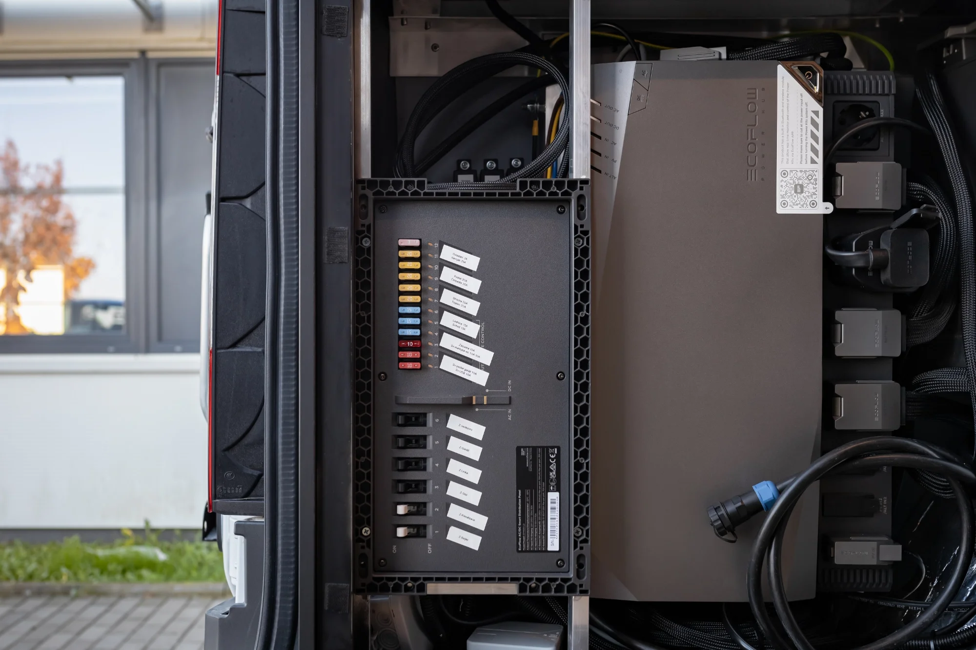 Sprinter L2H2 – Vestavba pro přepravu motorky, kol a pohodlí na cestách – foto 26