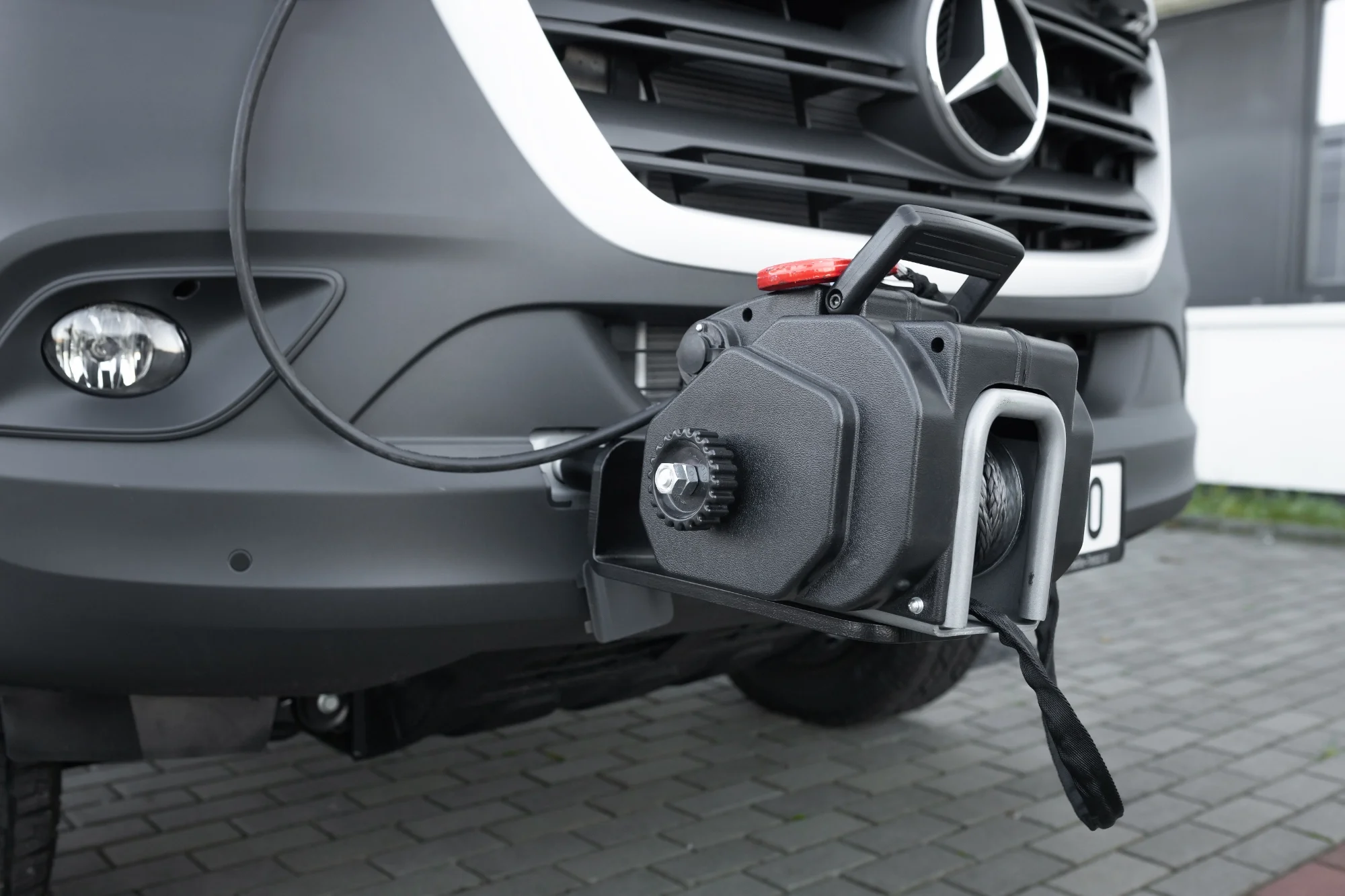 Sprinter L2H2 – Vestavba pro přepravu motorky, kol a pohodlí na cestách – foto 29