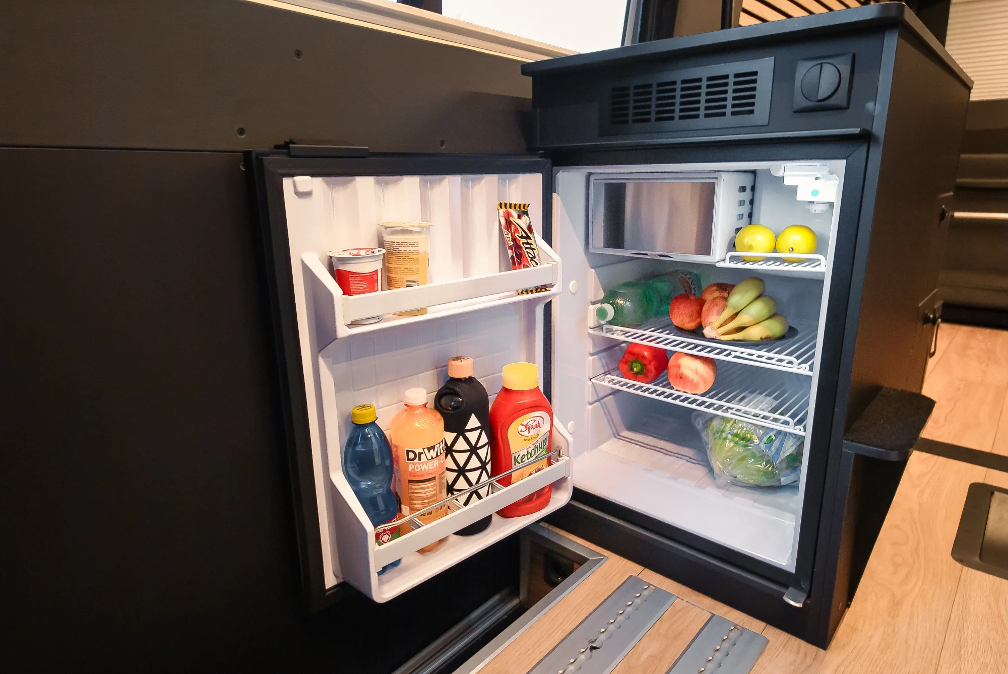 Sprinter L2H2 – Vestavba pro přepravu motorky, kol a pohodlí na cestách – foto 43