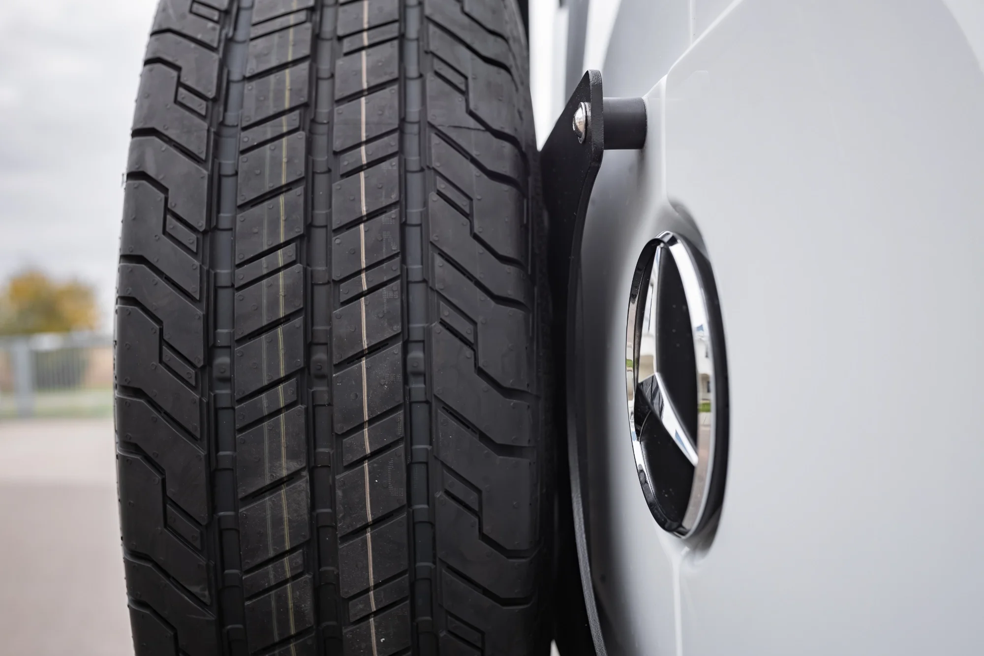 Sprinter L2H2 – Vestavba pro přepravu motorky, kol a pohodlí na cestách – foto 59