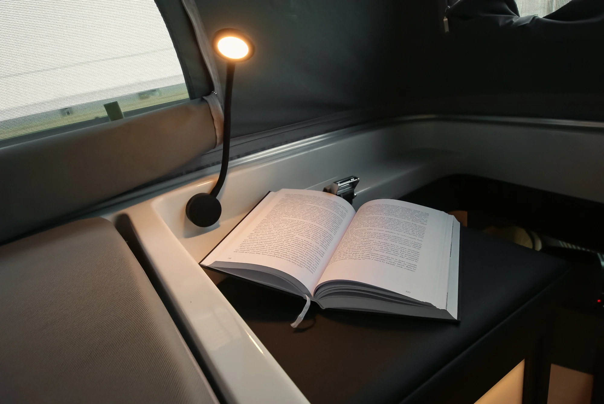 Sprinter L2H2 – Vestavba pro přepravu motorky, kol a pohodlí na cestách – foto 63